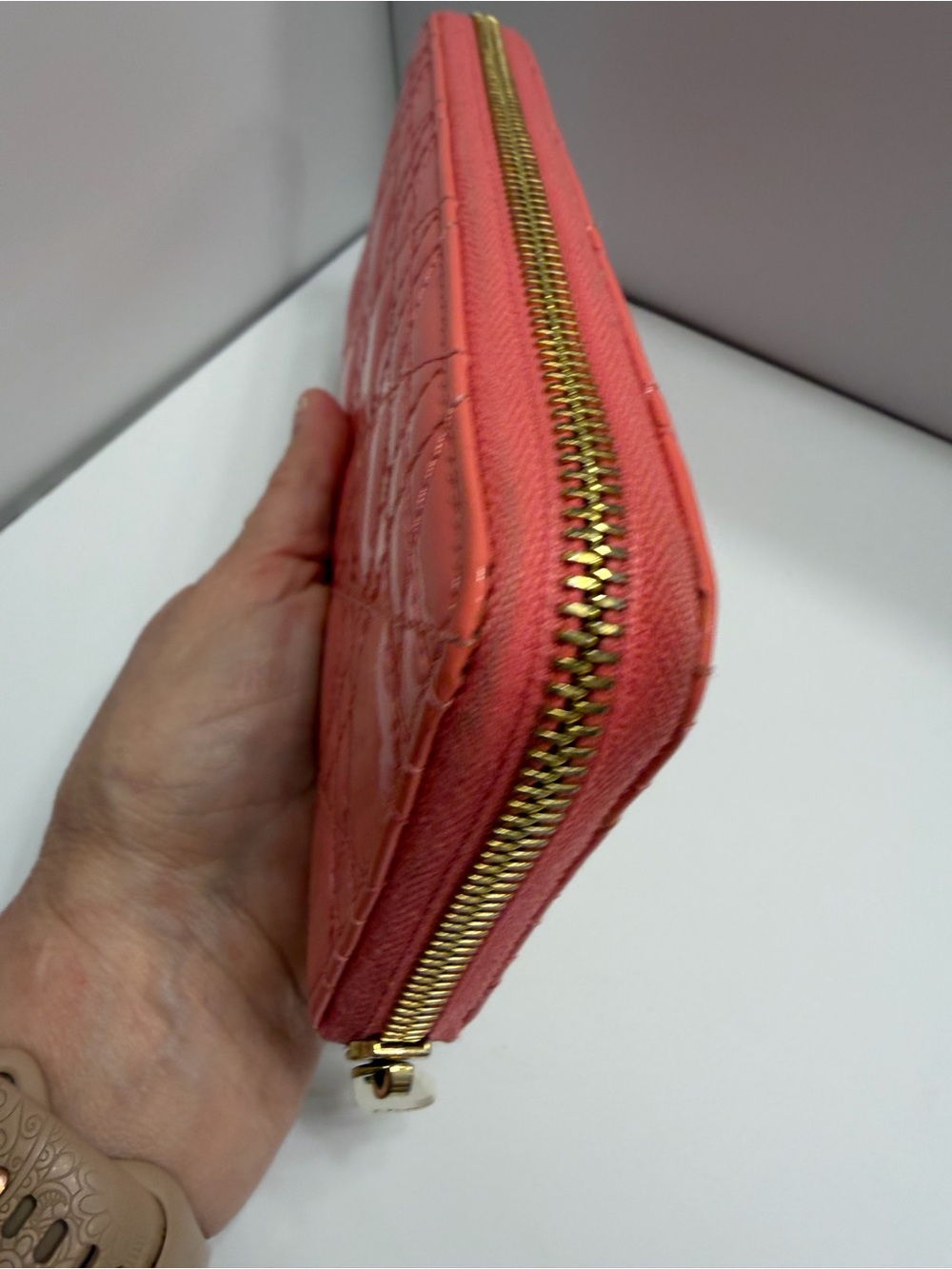Christian Dior Lady Dior Zip Around Wallet in pink patent leather - Picture 13 of 14